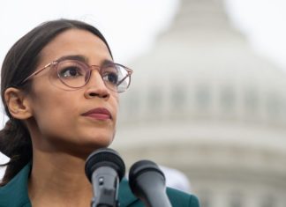Alexandria Ocasio-Cortez Demands Justic for ‘Tortured’ Chelsea Manning alexandria ocasio cortez aoc chelsea manning