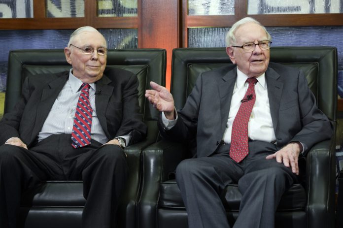 Democrat and Republican Parties are Both 'Full of Idiots': Charlie Munger