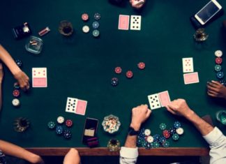 How to Play Texas Hold ‘Em With EOS