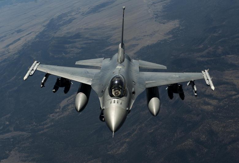 Pakistan F-16 fighter jet